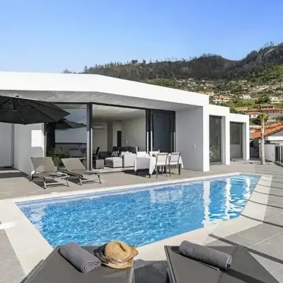 Villa Calheta Charm by Villa Plus