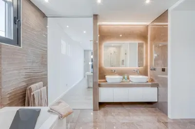 a bathroom with two sinks and a large mirror at Villa Boa Nova Verde by LovelyStay in Funchal