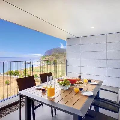 The Best Sea View Apartment by LovelyStay