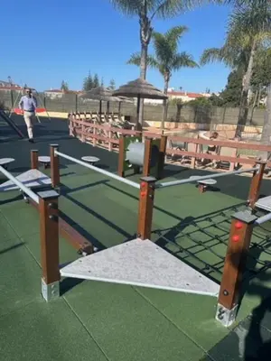 a tennis court with a net on a tennis court at Apartamento Dolce Vita in Luz