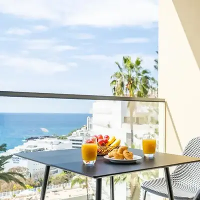 Apartment with ocean view and parking