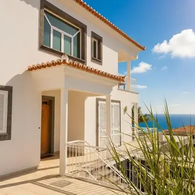 Villa Madeira mit Blick auf den Hafen